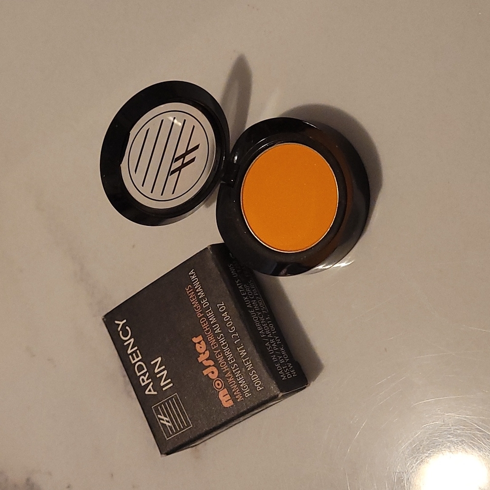 Ardency Inn Tangerine 🍊 eyeshadow